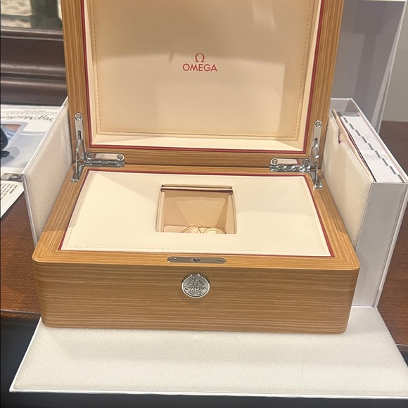 Omega Seamaster Aqua Terra Automatic Black Dial Men's Watch 38mm - Picture 2 of 9